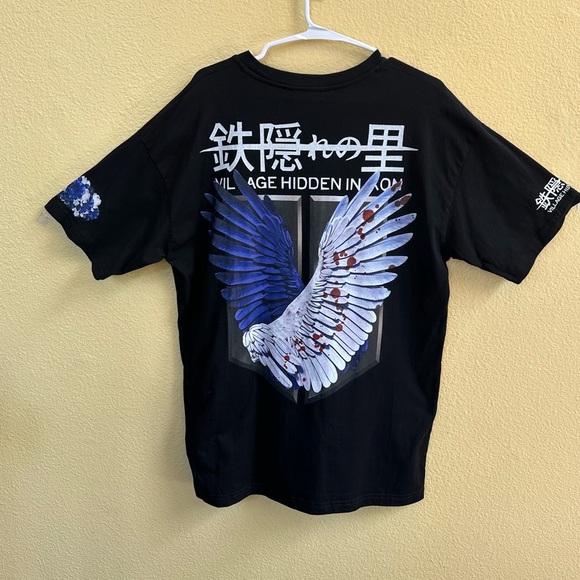 Village Hidden In Iron Short Sleeve Graphic Shirt Size Small Excellent Condition - Picture 10 of 10